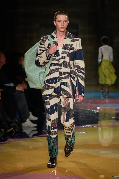 Look 39